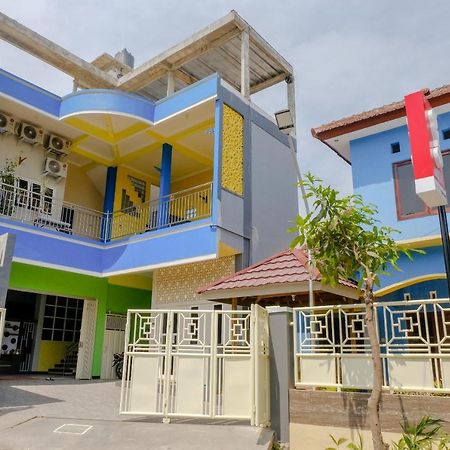 Oyo 1979 Alif Family Residence Malang Exteriér fotografie