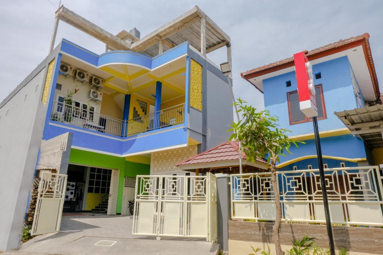 Oyo 1979 Alif Family Residence Malang Exteriér fotografie